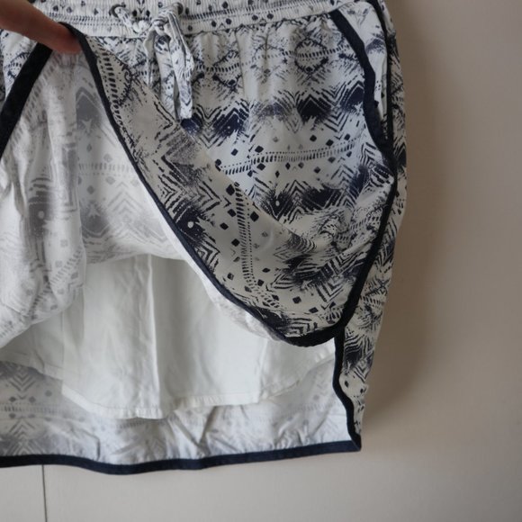 Life in Progress Patterned mini dress - Picture 9 of 11